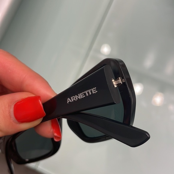 SOLD ▪️Post Malone x Arnette Sunglasses - Picture 9 of 9